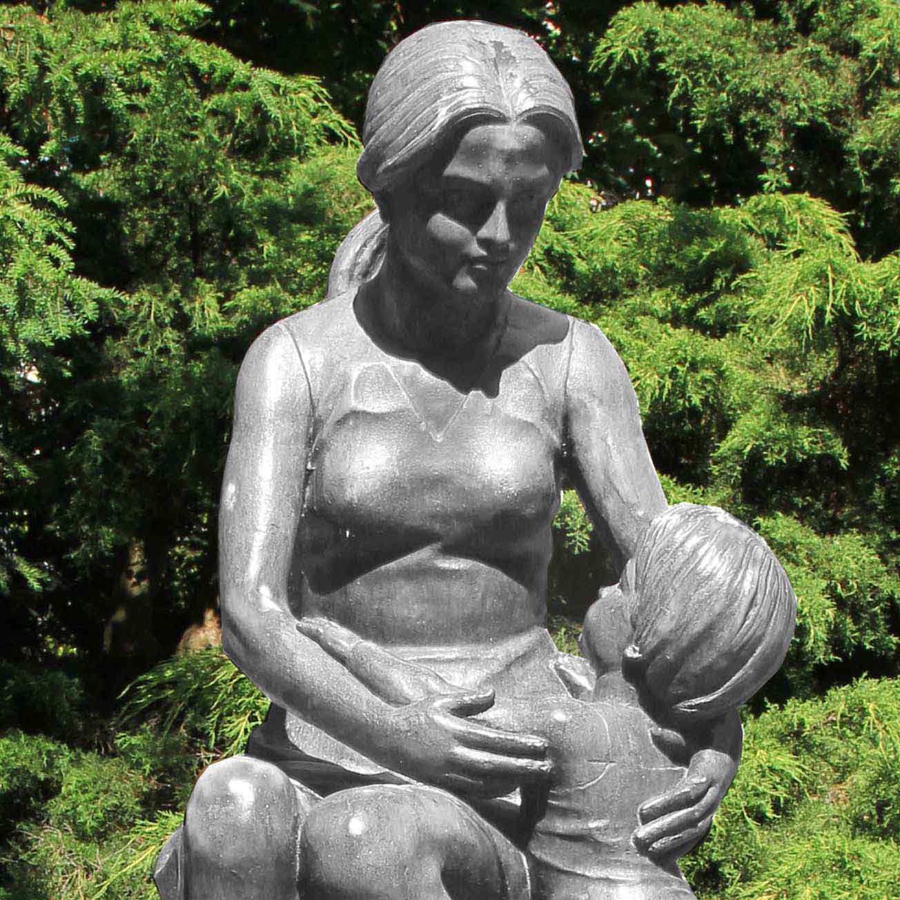 estatua la maternidad